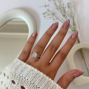 انگشتر زنانه نگین دار کد 127